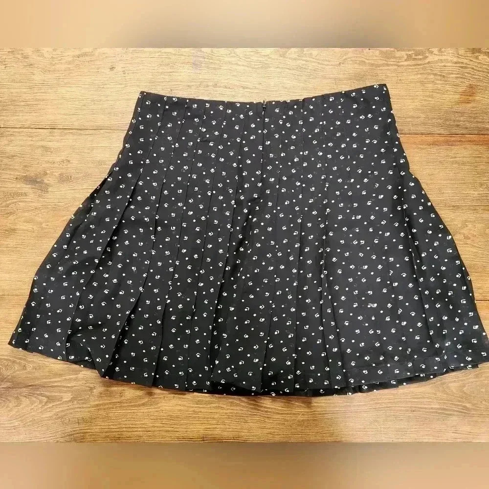 Lauren Ralph Lauren Women's Mini Circle/Skater Polka Dot Skirt Coquette - Picture 2 of 8